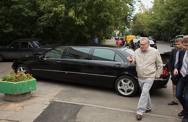 Новости автомира: «лимузин Жириновского» выставили на продажу за 2,5 миллиона