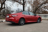 Тест-драйв Toyota Camry